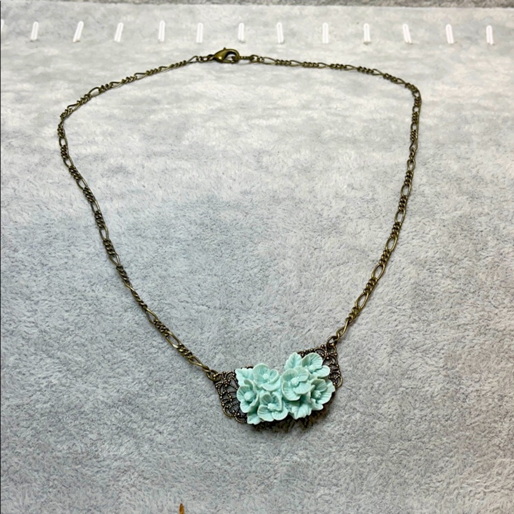 Vintage Handmade flower necklace